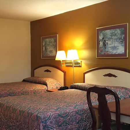 Budget Inn & Suites - Talladega Bagian luar foto