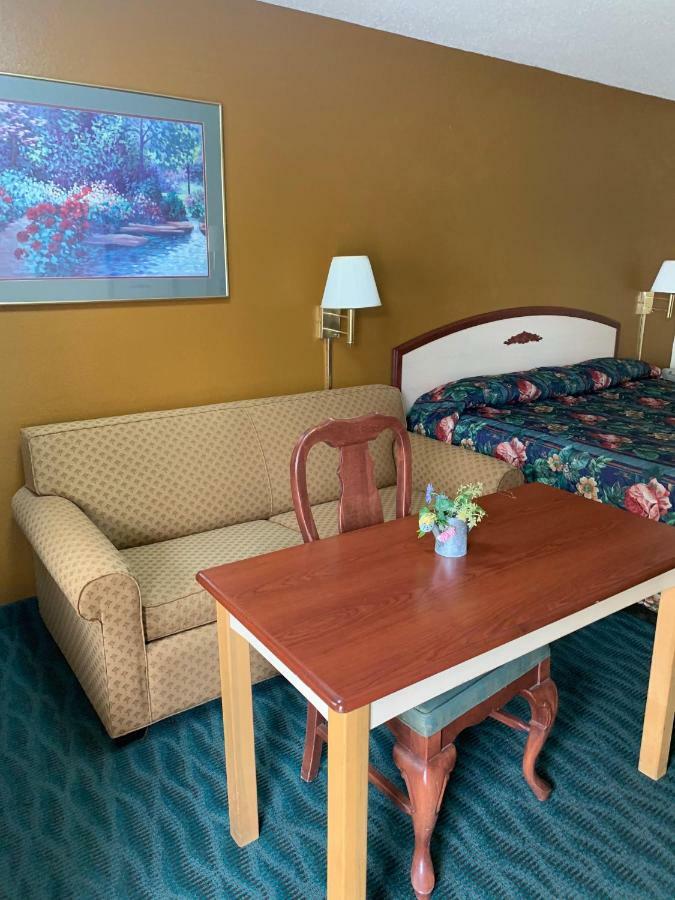 Budget Inn & Suites - Talladega Bagian luar foto