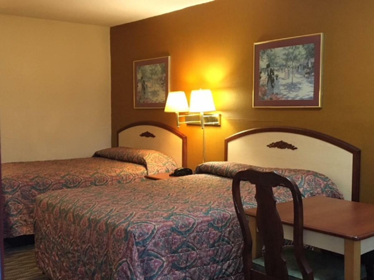 Budget Inn & Suites - Talladega Bagian luar foto