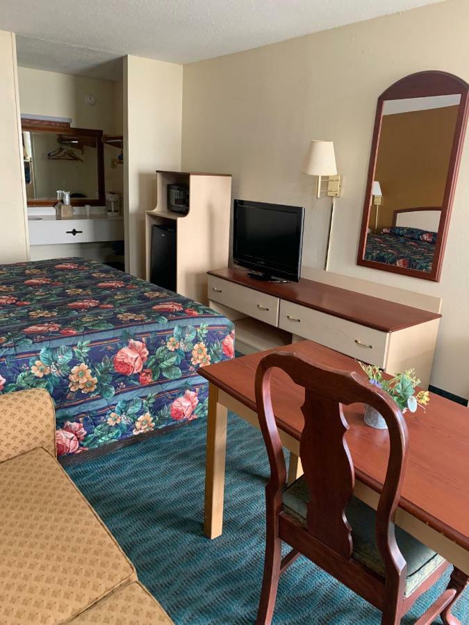 Budget Inn & Suites - Talladega Bagian luar foto