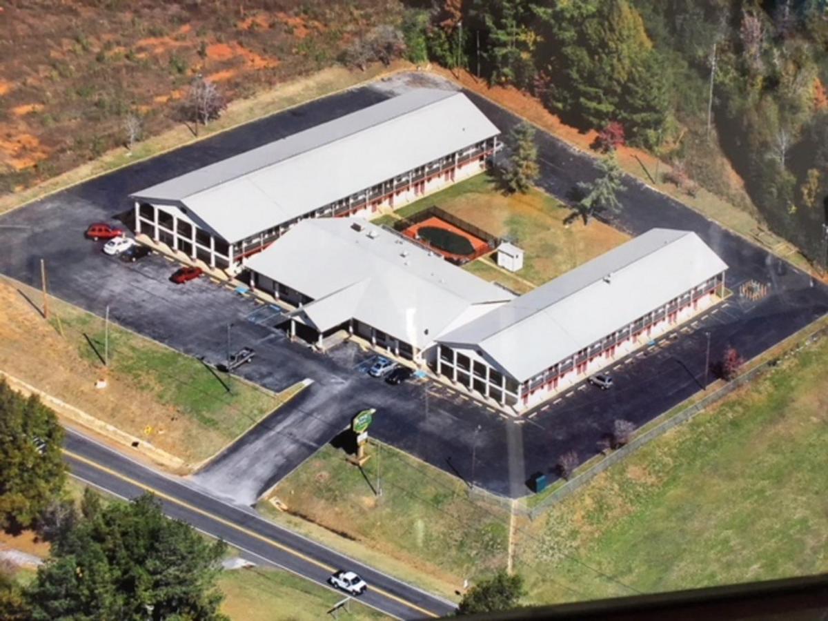 Budget Inn & Suites - Talladega Bagian luar foto